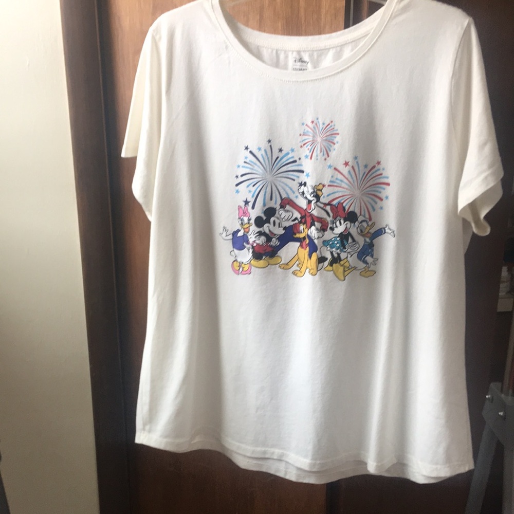 Disney Character T-Shirt Size XXL